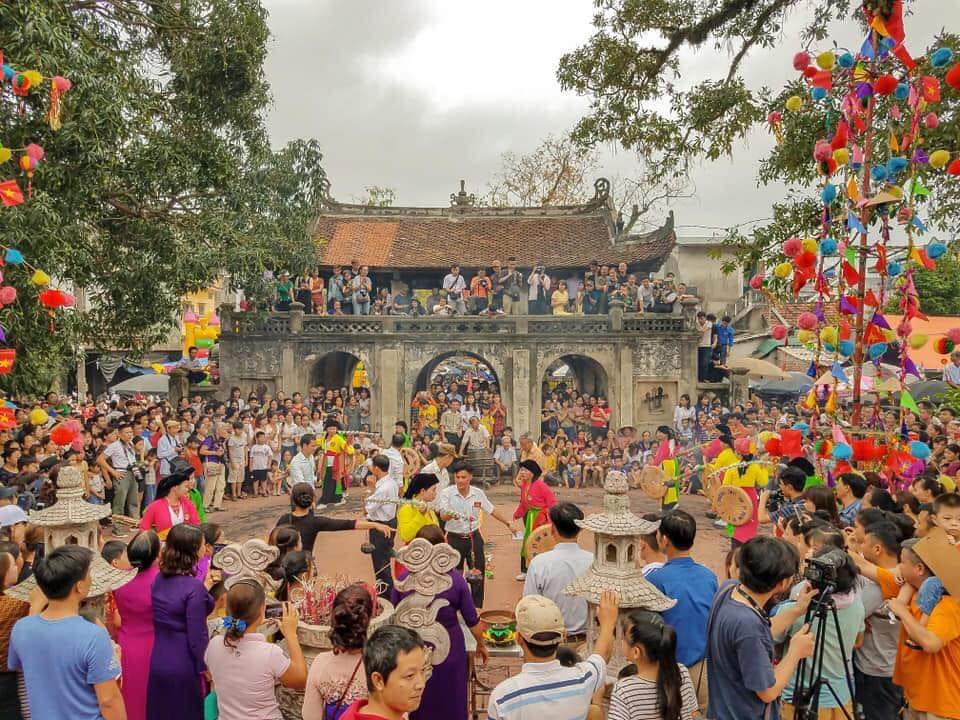 KHĂN RẰN XƯA