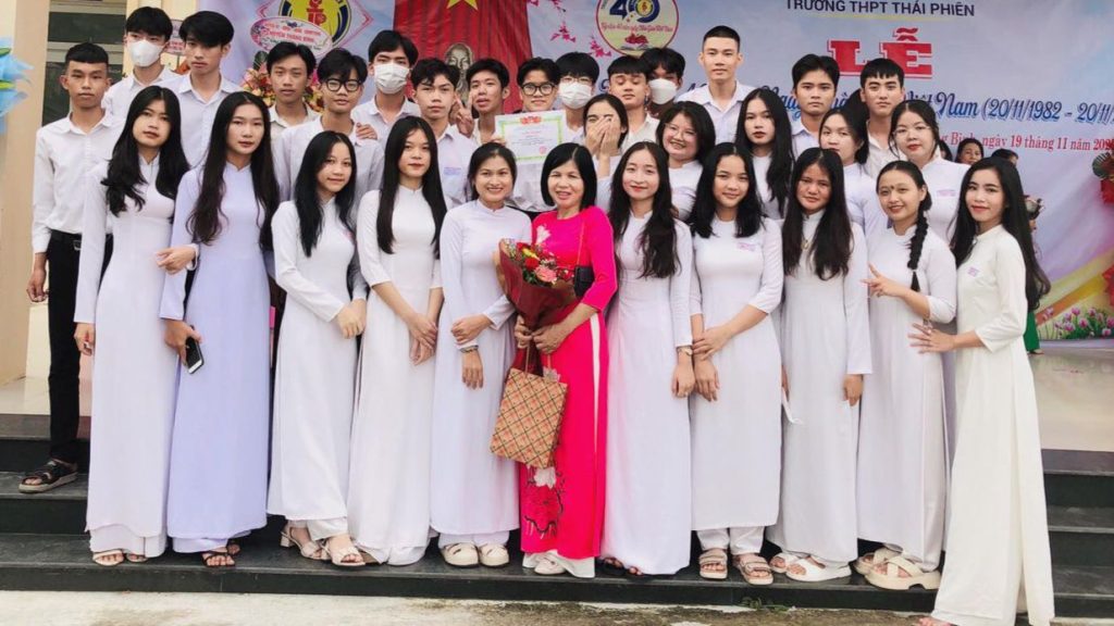 KHĂN RẰN XƯA