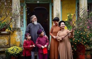 Trang-phục-Tet-co-truyen-Viet-Nam