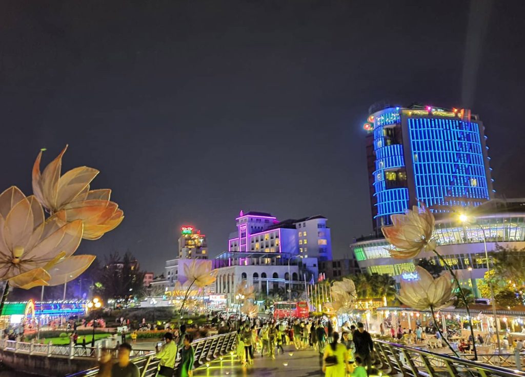 KHĂN RẰN XƯA