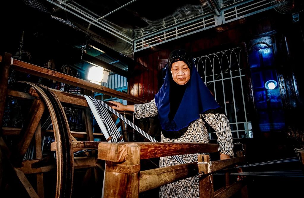 KHĂN RẰN XƯA